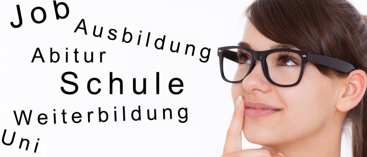 student, berlegen, mdchen, frau, junges, jung, jugendlich, job, ausbildung, beruf, schule, symbol, denken, nachdenken, gedanken, zukunft, vision, perspektive, ausblick, jobsuche, karriere, berufliche, berufsweg, leben