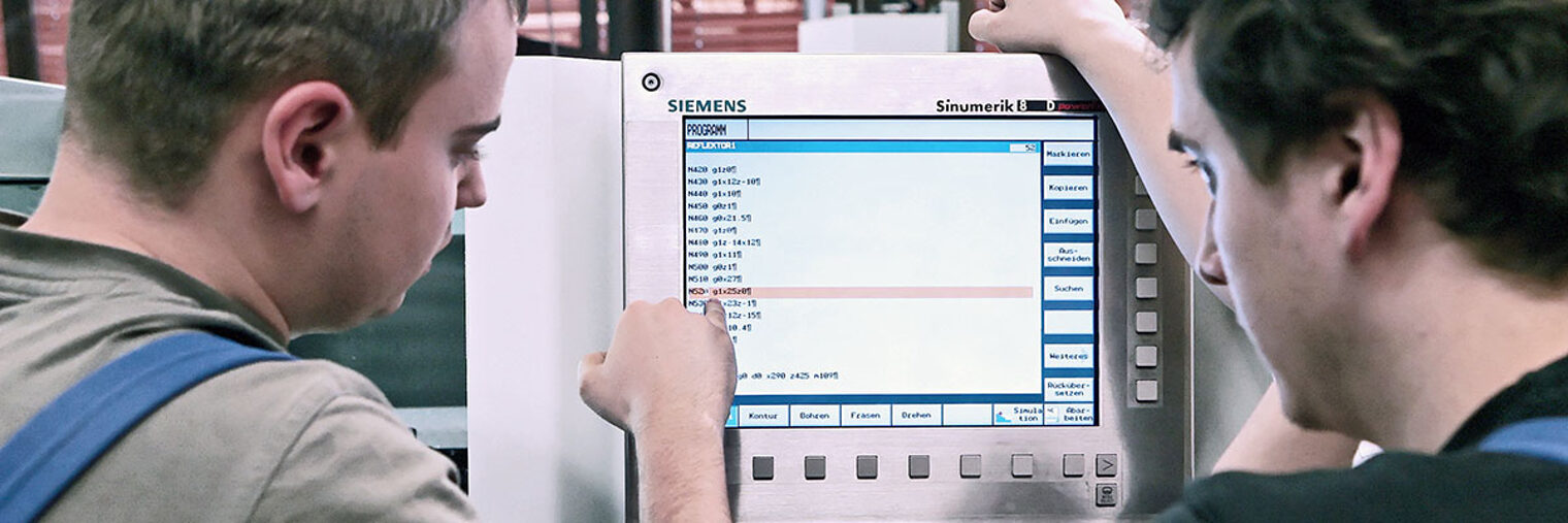 Ausbildungsbegleitendes Praxistraining in der Feinwerktechnik