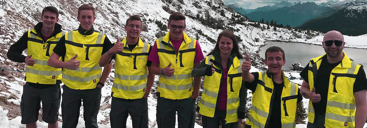 Bei der Schreinerei Möbel und Raum in Schondra beginnt die Ausbildung jedes Jahr mit einem Azubi-Ausflug. Anfang September sind die insgesamt sieben Auszubildenden mit Chef Thomas Schuhmann in Südtirol und Cavallino (Italien) unterwegs. Bei der Schreinerei Möbel und Raum in Schondra beginnt die Ausbildung jedes Jahr mit einem Azubi-Ausflug. Anfang September sind die insgesamt sieben Auszubildenden mit Chef Thomas Schuhmann in Südtirol und Cavallino (Italien) unterwegs.