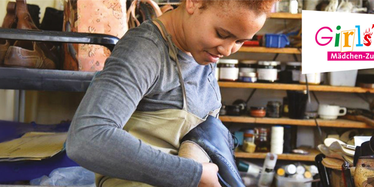 Am Girls' Day können sich auch Handwerksbetriebe beteiligen, die in technischen Berufen ausbilden, und so gezielt Schülerinnen ansprechen. Am Girls' Day können sich auch Handwerksbetriebe beteiligen, die in technischen Berufen ausbilden, und so gezielt Schülerinnen ansprechen.