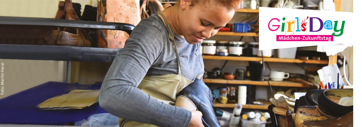 Am Girls' Day können sich auch Handwerksbetriebe beteiligen, die in technischen Berufen ausbilden, und so gezielt Schülerinnen ansprechen. Am Girls' Day können sich auch Handwerksbetriebe beteiligen, die in technischen Berufen ausbilden, und so gezielt Schülerinnen ansprechen.