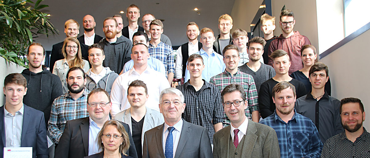 Stipendiaten 2018 Georg Eydel Handwerkerstiftung. Georg Eydel-Stifung: Stipendien für Junghandwerker aus dem Bauhandwerk.