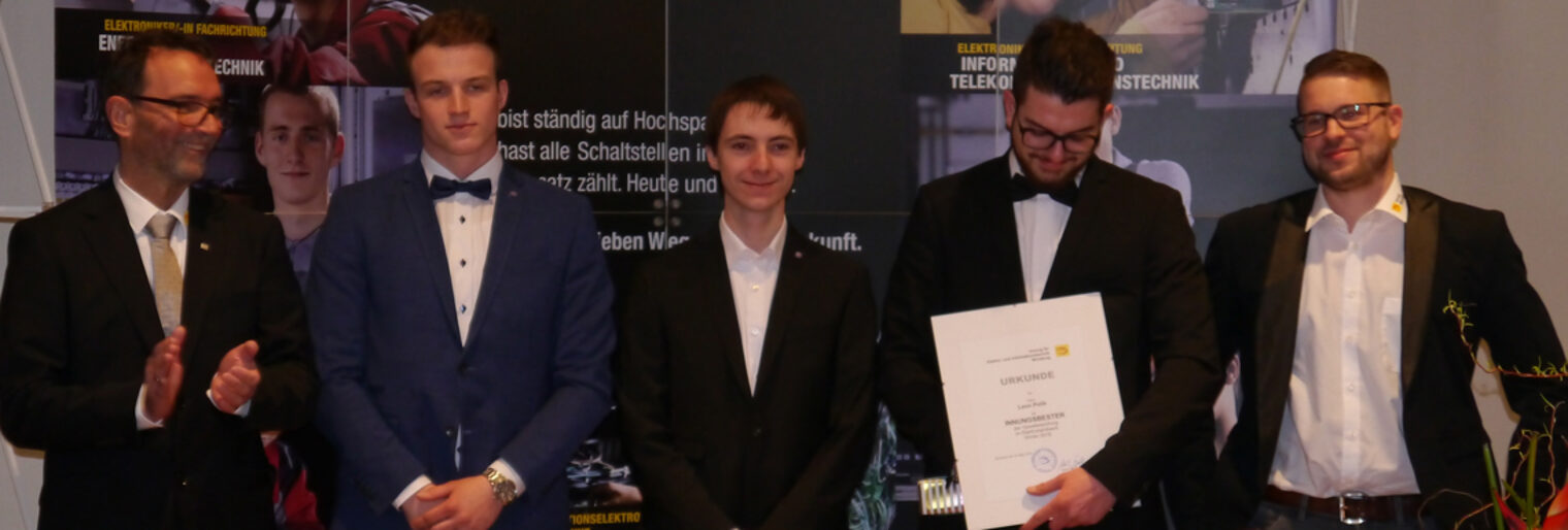 Die besten Elektroniker (v. l.): Martin Strobl, Obermeister der Elektroinnung Würzburg, Innungsdritter Andreas Moser, Innungszweiter Felix Schulze, Innungsbester Leon Polik und stellv. Obermeister Sebastin Seynstahl. Die besten Elektroniker (v. l.): Martin Strobl, Obermeister der Elektroinnung Würzburg, Innungsdritter Andreas Moser, Innungszweiter Felix Schulze, Innungsbester Leon Polik und stellv. Obermeister Sebastin Seynstahl.