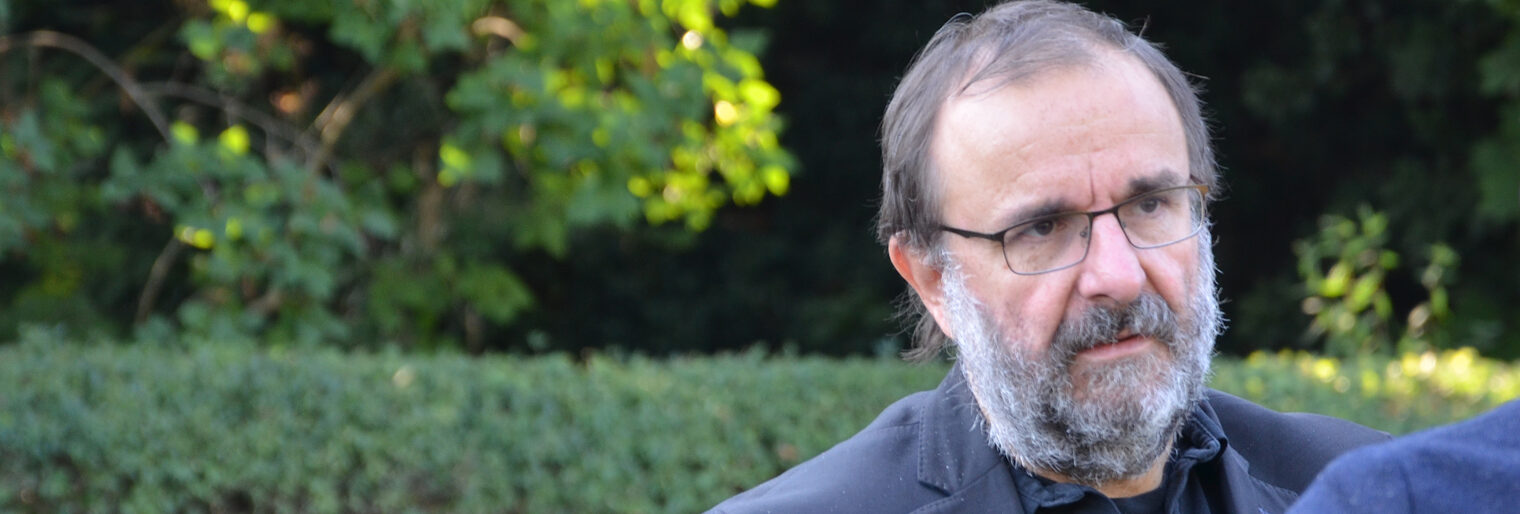 Dr. Harald Ebert ist gelernter Bäckermeister und Diplom-Pädagoge im Einsatz für benachteiligte Jugendliche Dr. Harald Ebert ist gelernter Bäckermeister und Diplom-Pädagoge im Einsatz für benachteiligte Jugendliche