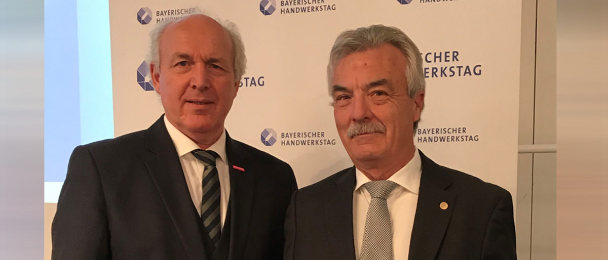 Goldene Ehrennadel | Bayerischer Handwerkstag | Rolf Lauer Goldene Ehrennadel | Bayerischer Handwerkstag | Rolf Lauer