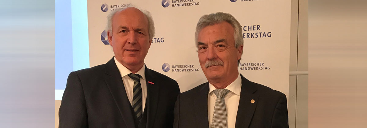 Goldene Ehrennadel | Bayerischer Handwerkstag | Rolf Lauer Goldene Ehrennadel | Bayerischer Handwerkstag | Rolf Lauer