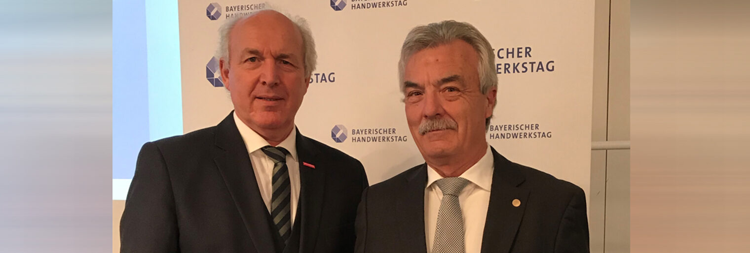 Goldene Ehrennadel | Bayerischer Handwerkstag | Rolf Lauer Goldene Ehrennadel | Bayerischer Handwerkstag | Rolf Lauer