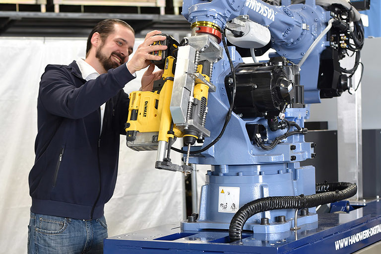 Fahrbarer Roboter im Bildungszentrum Schweinfurt