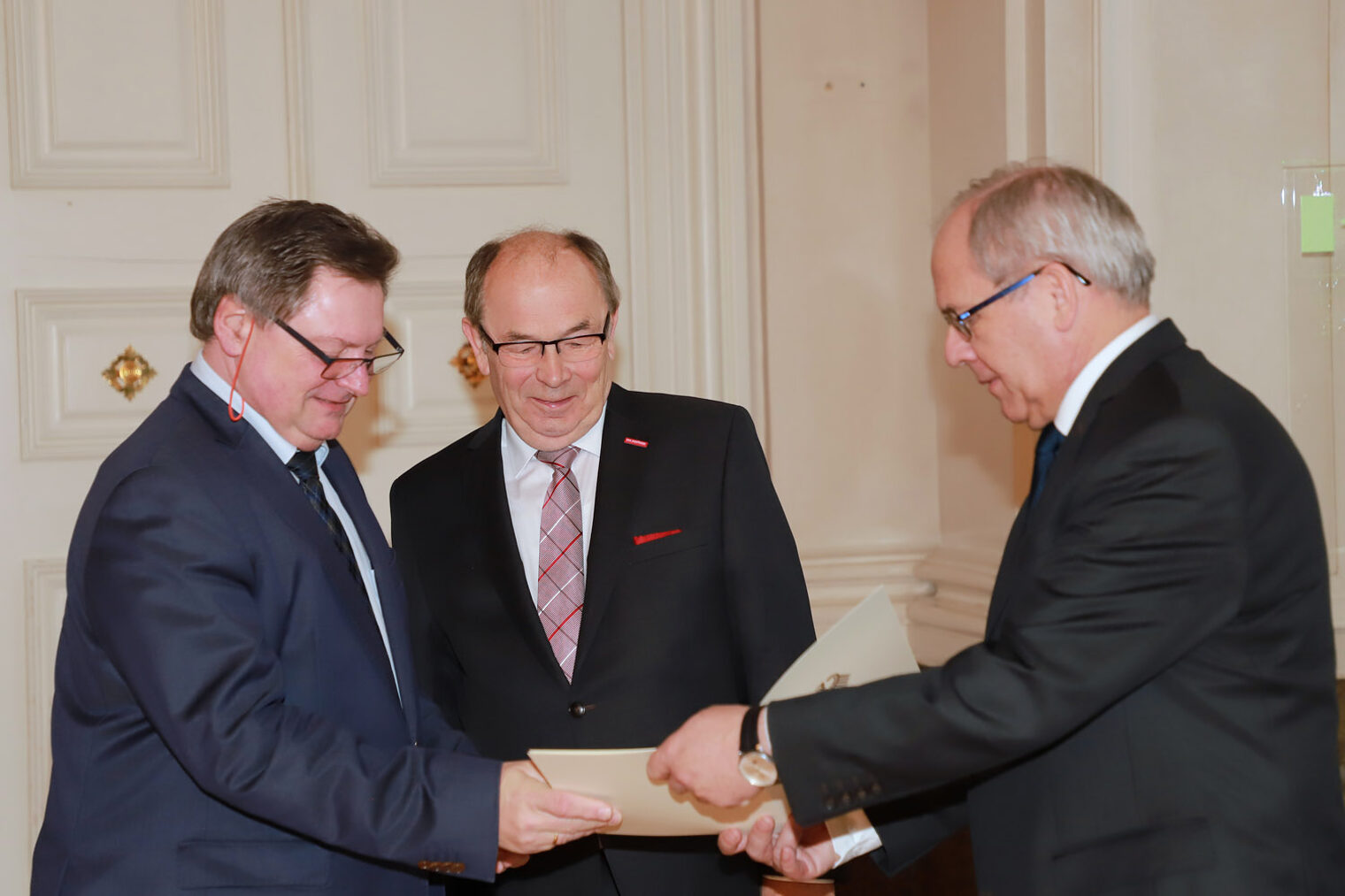 Bundesverdienstkreuz Walter Heußlein 8