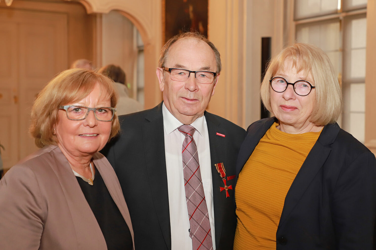 Bundesverdienstkreuz Walter Heußlein 14