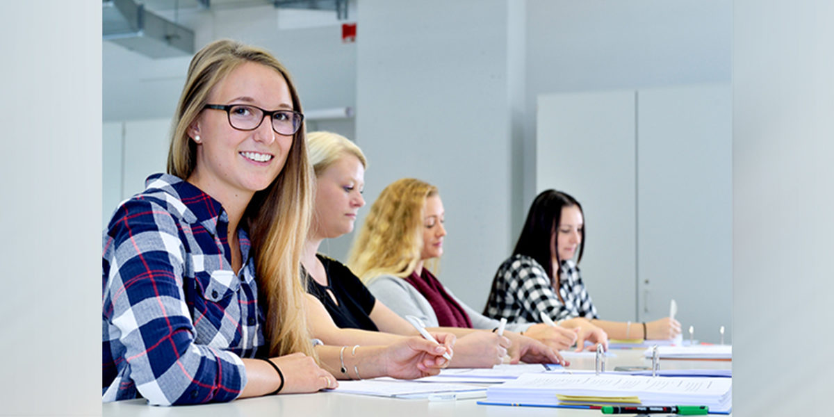 Handwerkskammer f. Unterfranken | Berufliche Bildung | Aufstiegs-BAföG Handwerkskammer für Unterfranken | Berufliche Bildung | Aufstiegsfortbildungsförderungsgesetz | Aufstiegs-BAföG