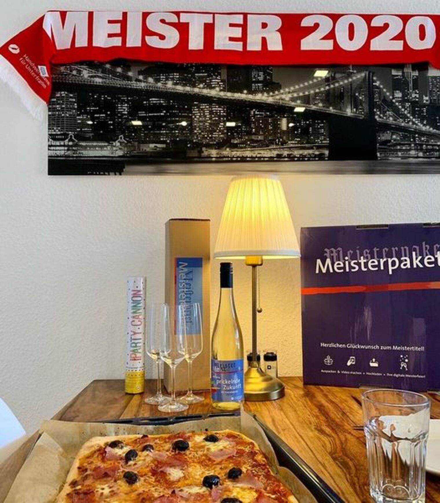 Meisterpaket und Pizza Meisterpaket und Pizza
