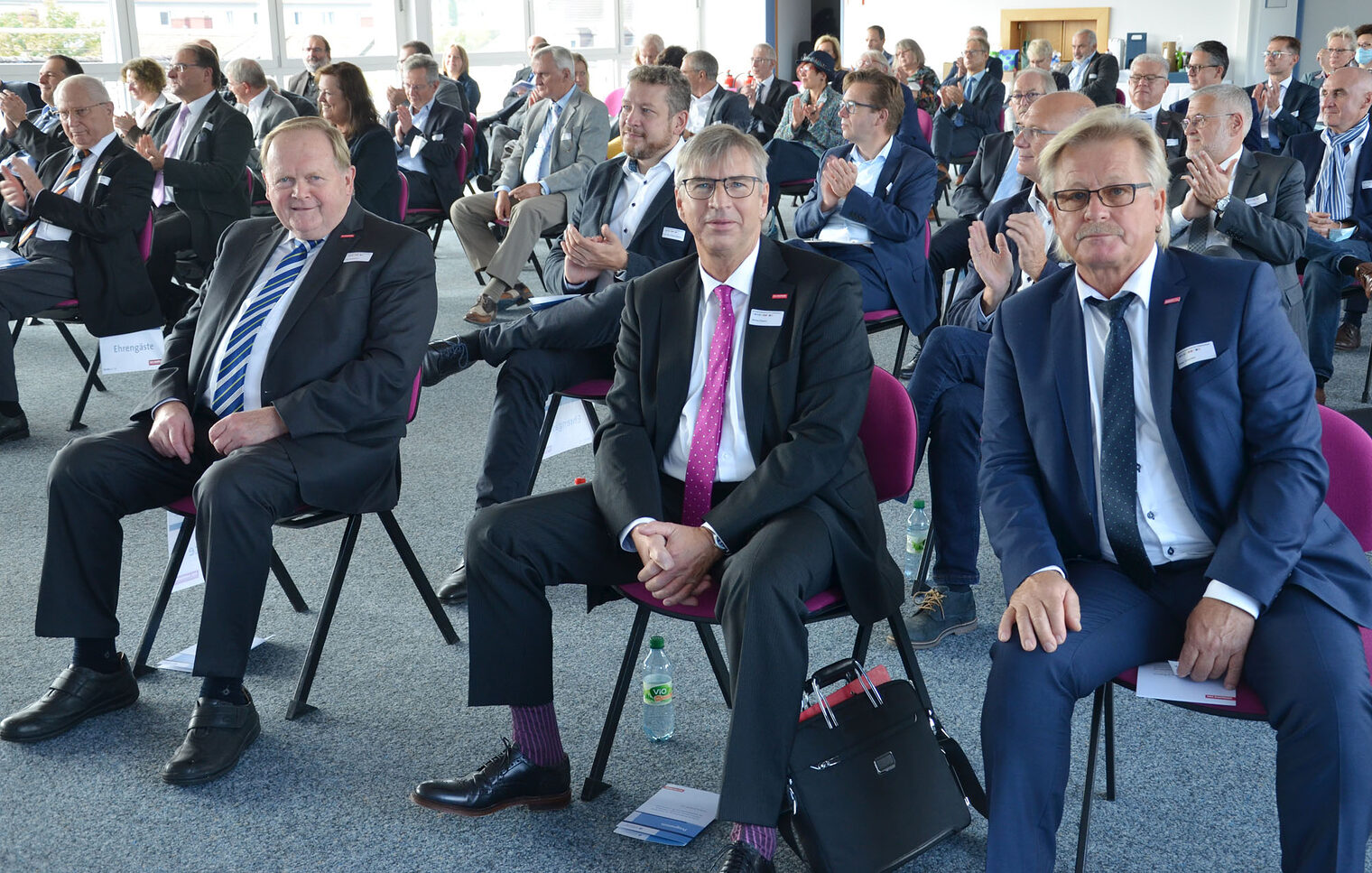 (v. l.): Hugo Neugebauer, Ehrenpräsident der Handwerkskammer für Unterfranken, mit den beiden Vizepräsidenten Michael Bissert und Dieter Ehrenfels. (v. l.): Hugo Neugebauer, Ehrenpräsident der Handwerkskammer für Unterfranken, mit den beiden Vizepräsidenten Michael Bissert und Dieter Ehrenfels.