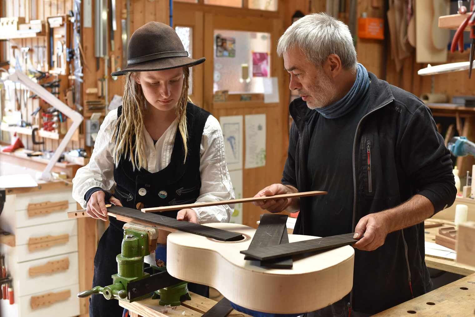 Gitarrenbau_Wandergesellin (2)