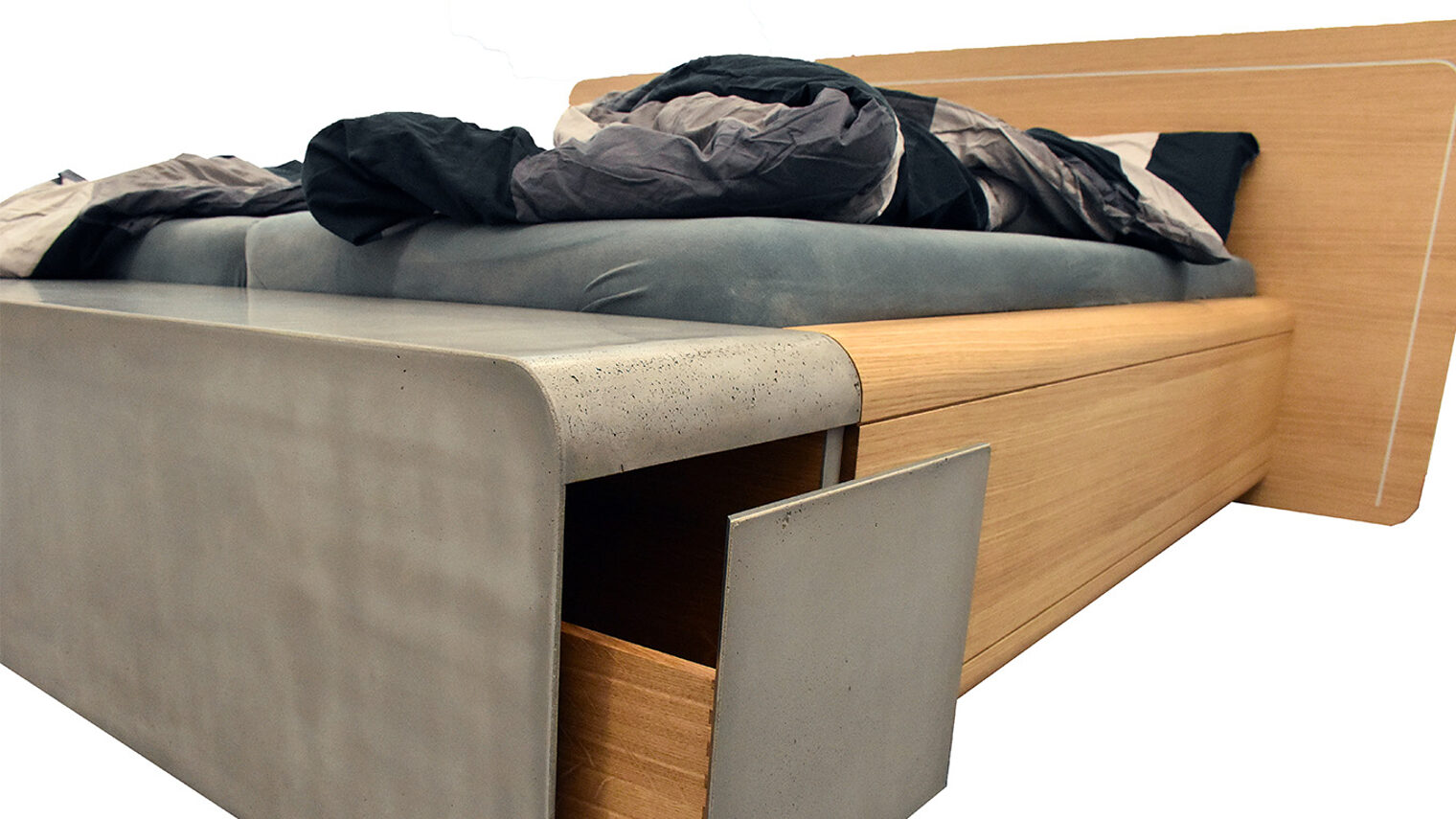 Schreinermeisterstück Eckansicht Designbett