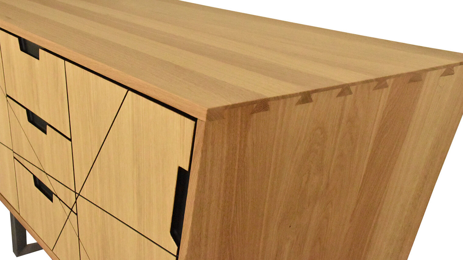 Schreinermeisterstück Schrägansicht TV-Sideboard in Eiche