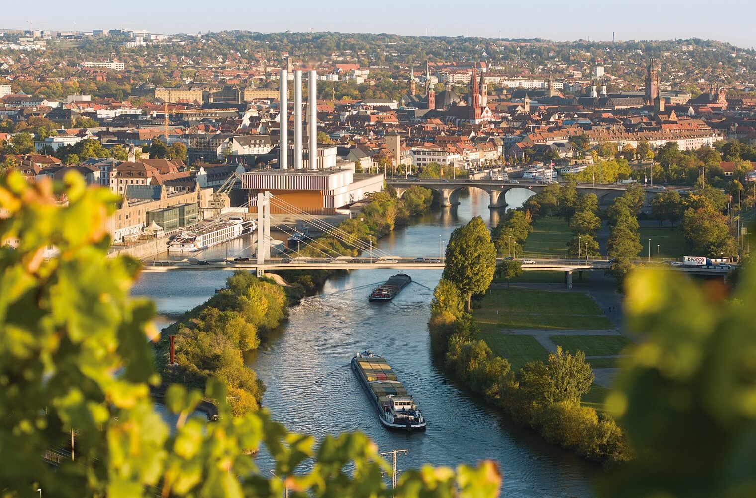 Blick auf Würzburg und den Main