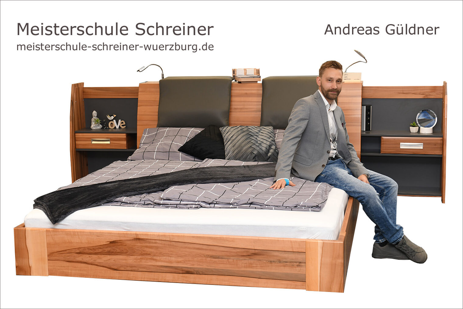 Meisterschule Schreiner Handwerkskammer für Unterfranken Porträt Andreas Güldner mit seinem Bett als Schreinermeisterstück