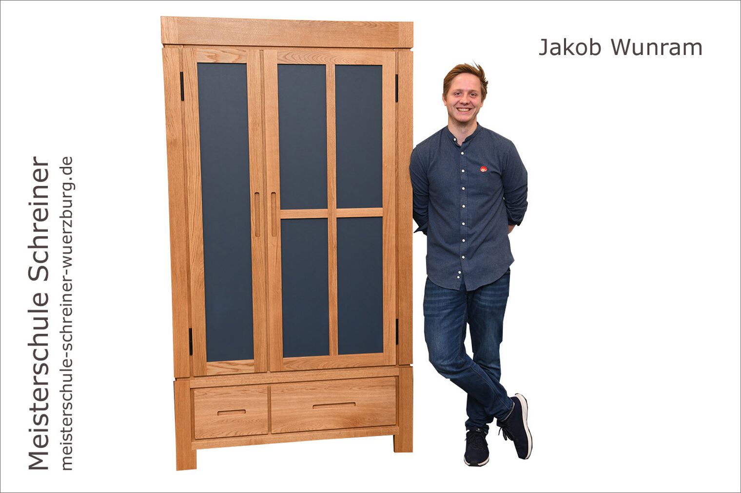 Meisterschule Schreiner Handwerkskammer für Unterfranken Porträt Jakob Wunram mit seinem Kleiderschrank als Schreinermeisterstück