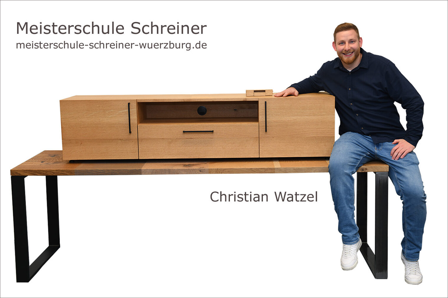 Meisterschule Schreiner Handwerkskammer für Unterfranken Porträt Christian Watzel mit seinem Lowboard als Schreinermeisterstück