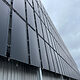 Solarmodule an einer Hausfassade