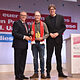 Gruppenfoto auf Bühne