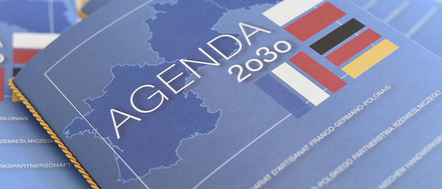 Nahaufnahme der Agenda 2030 für den trinationalen Austausch zwischen den Handwerkskammern Frankreich, Deutschland und Polen