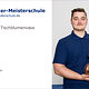 Porträt Jonas Meißner mit seinem Spenglermeisterstück
