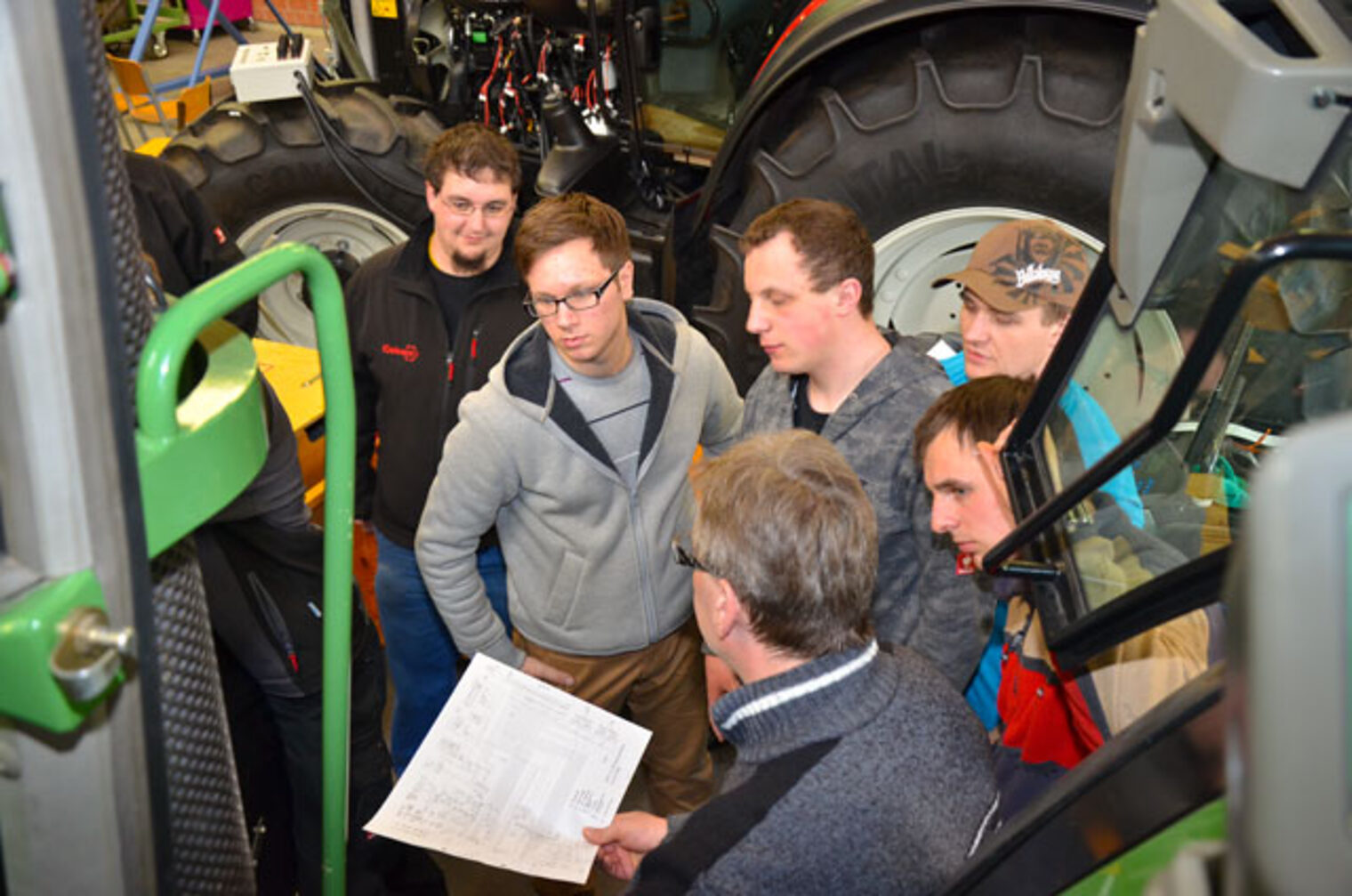 Was Verdient Ein Landmaschinenmechaniker In Der Ausbildung Landmaschinenmechaniker Meisterkurs 2012/2013 - Fahrzeugakademie